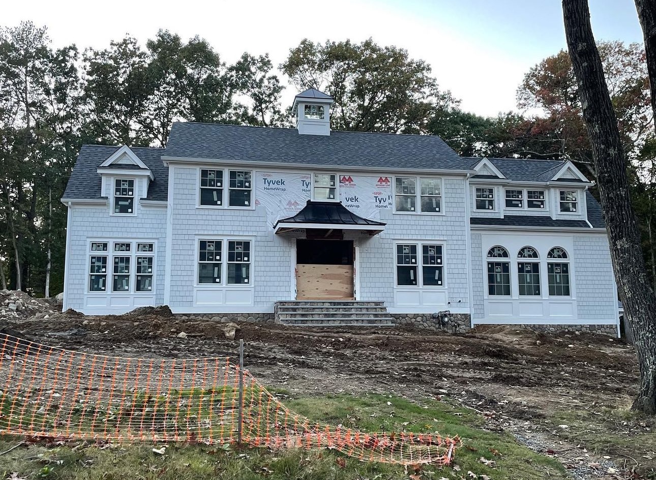 Vinyl siding installation on a North Reading, MA home